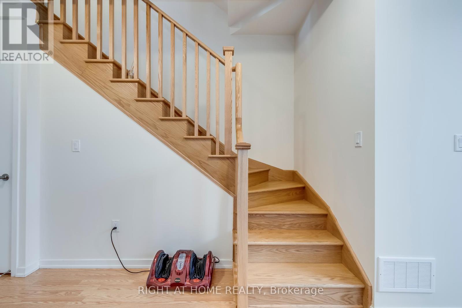 68 Lambert Lane, Caledon (Bolton East), Ontario  L7E 4M4 - Photo 37 - W12258490