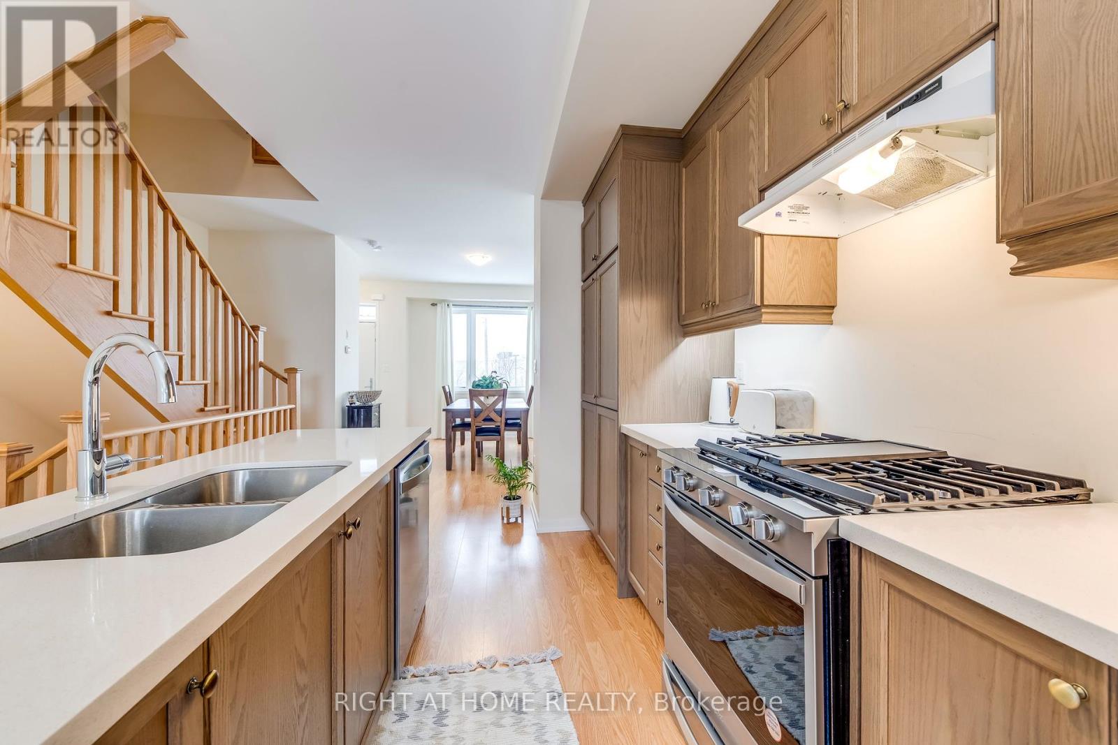 68 Lambert Lane, Caledon (Bolton East), Ontario  L7E 4M4 - Photo 9 - W12258490