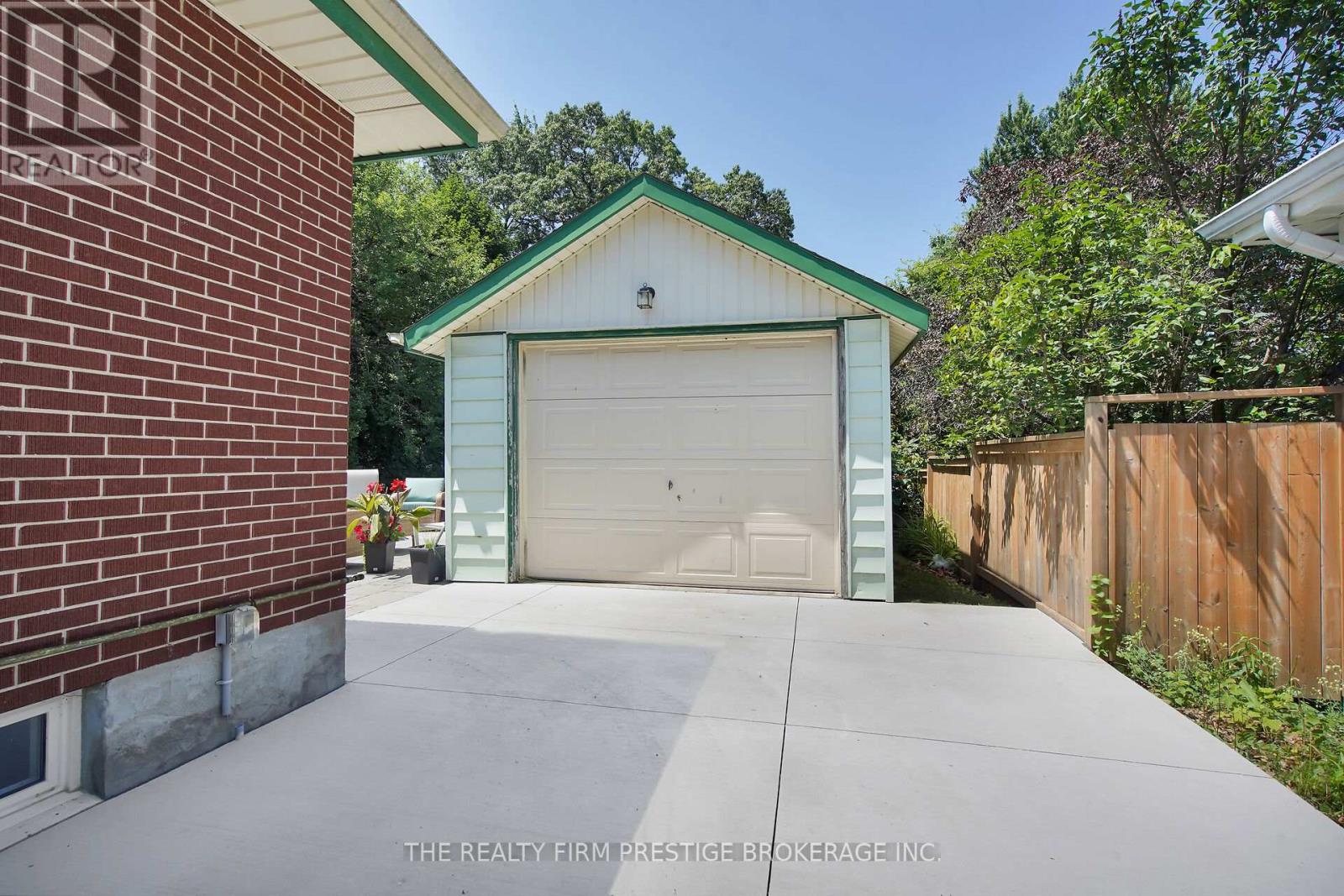 Property at 361 GRIFFITH STREET image 5