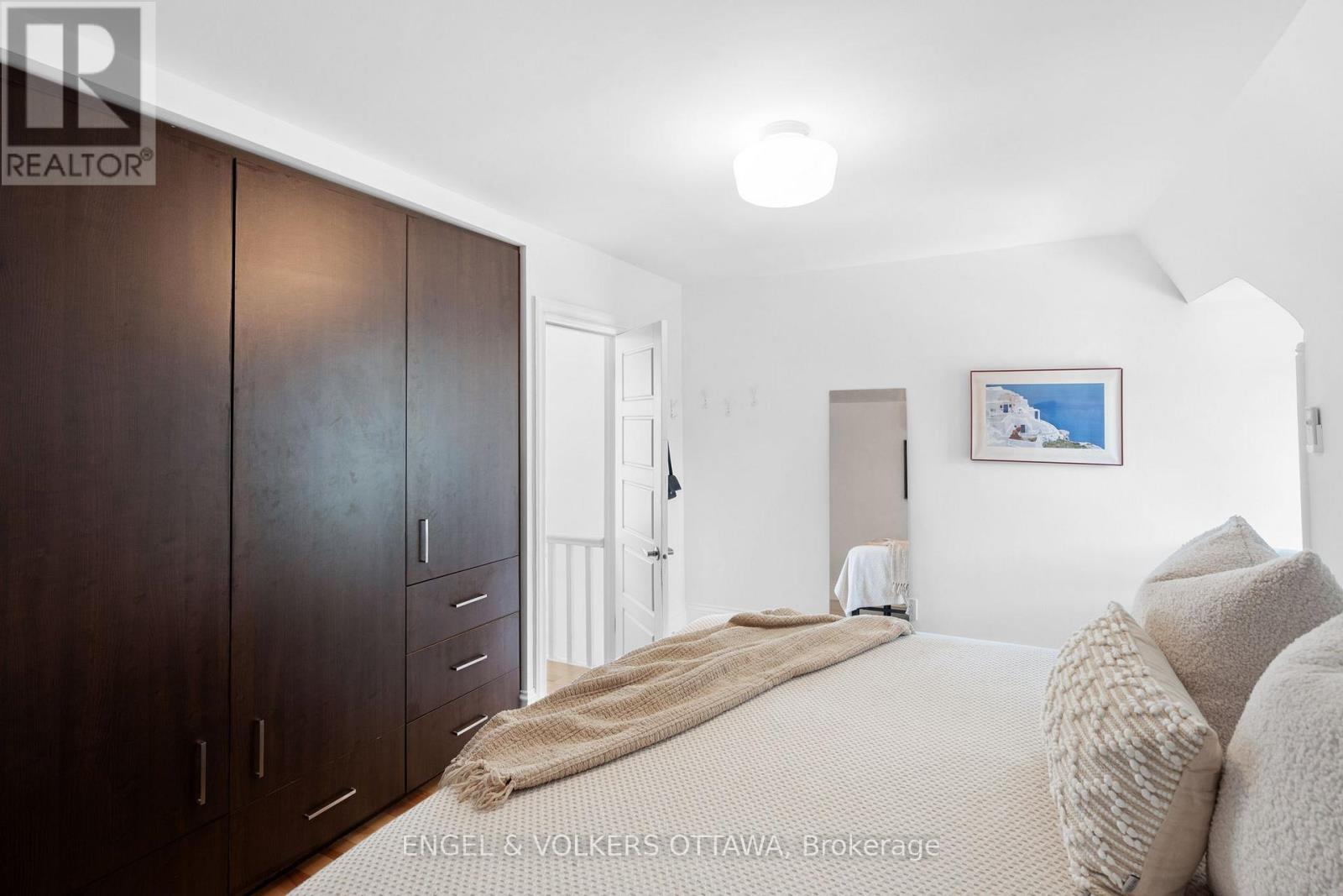 244 Flora Street, Ottawa, Ontario  K1R 5R9 - Photo 34 - X12258519