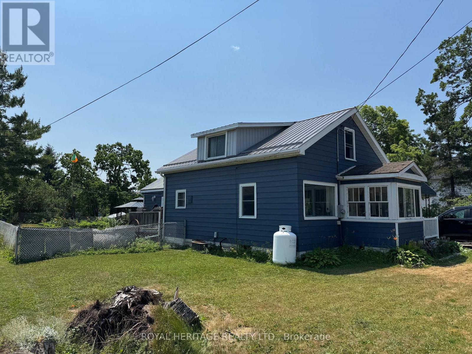 Property at 34 PRINCE STREET W image 2
