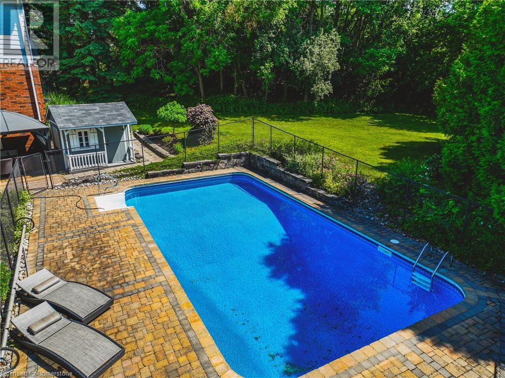Property at 6 IRIS Court image 4