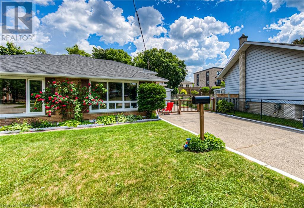 Property at 56 WEICHEL Street image 3