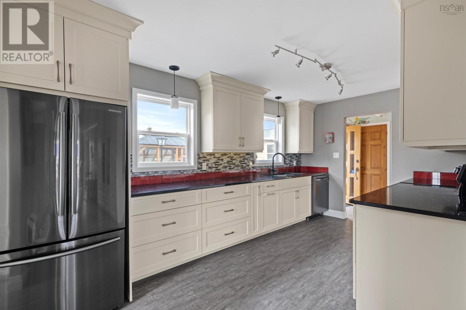 20 The Lane, Blue Rocks, Nova Scotia  B0J 2C0 - Photo 9 - 202508106