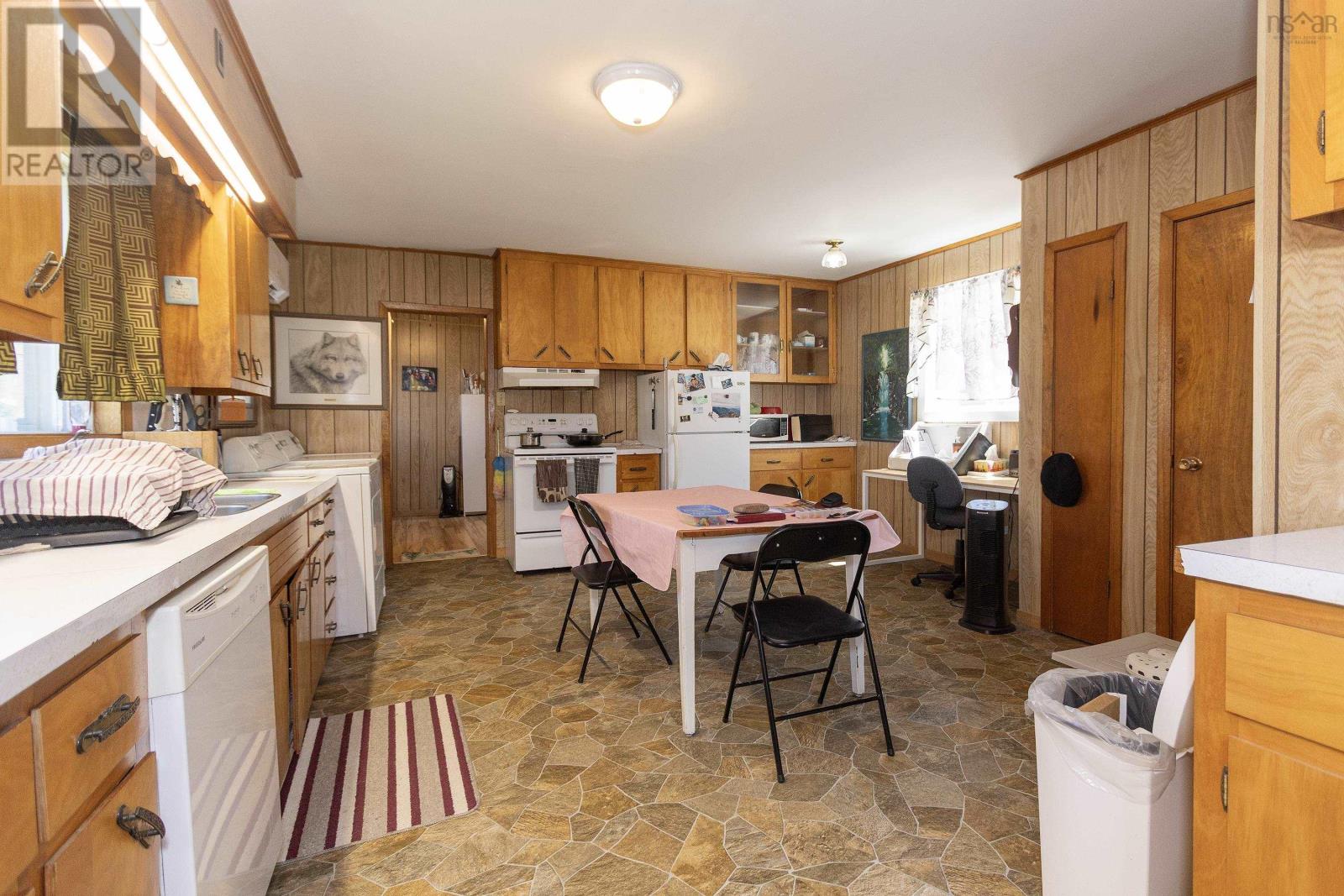 49 Chapel Street, Parrsboro, Nova Scotia  B0M 1S0 - Photo 11 - 202511642
