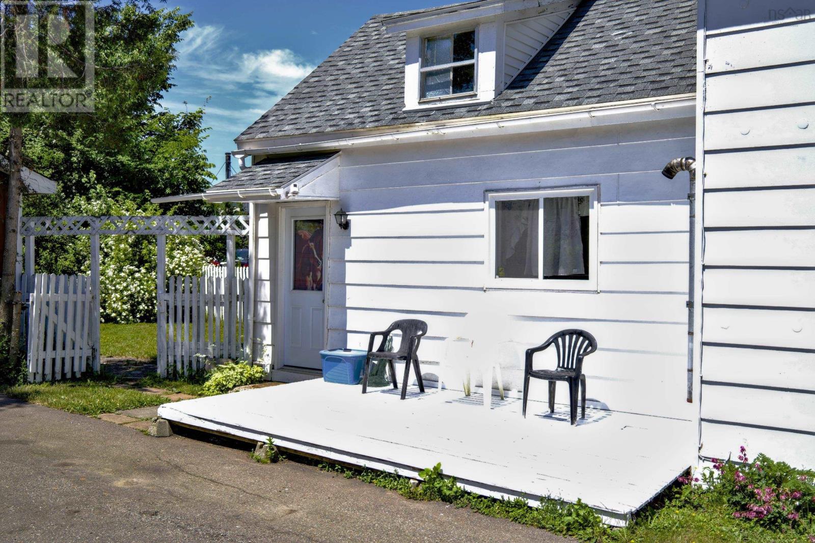 49 Chapel Street, Parrsboro, Nova Scotia  B0M 1S0 - Photo 2 - 202511642