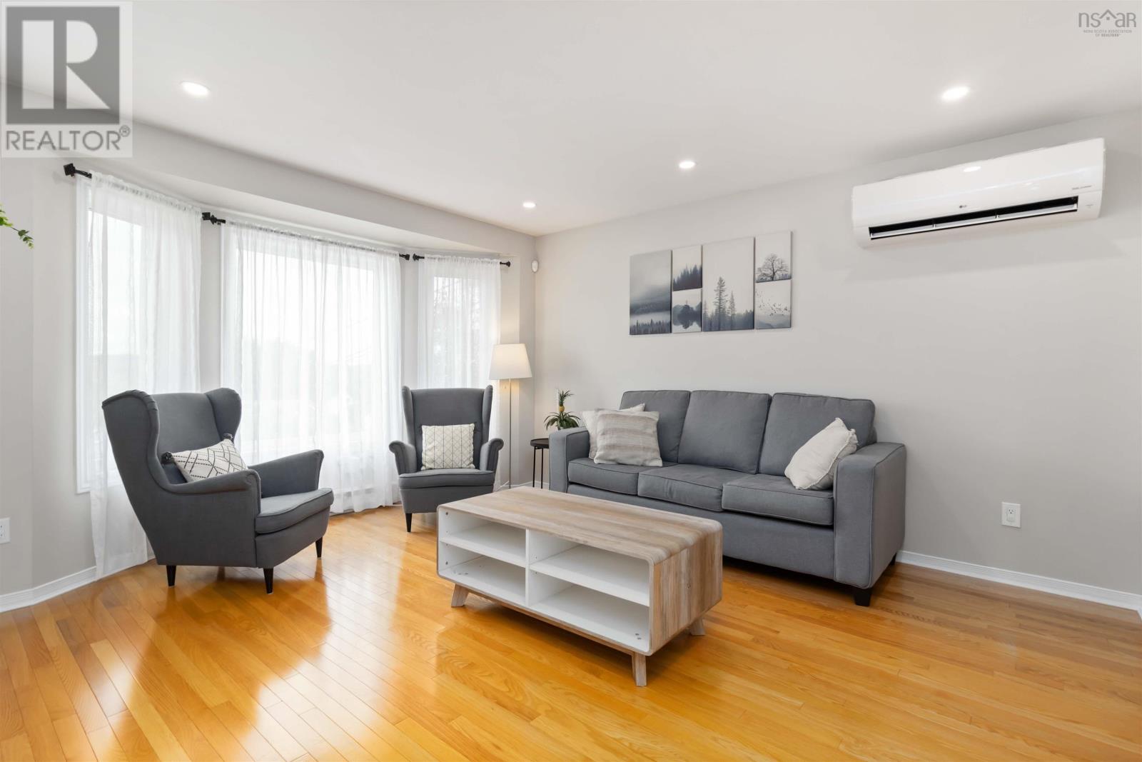 Property at 14 Braemont Court image 4