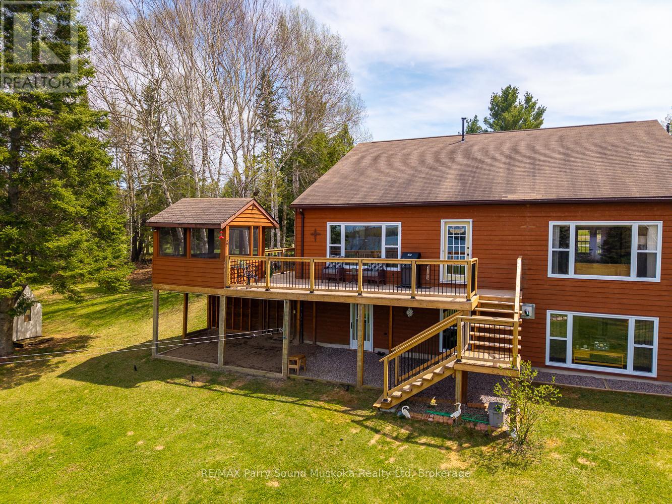 258 Lakeside Trail, Magnetawan, Ontario  P0A 1P0 - Photo 41 - X12224726