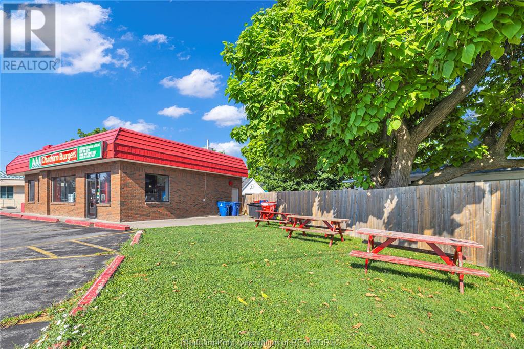 215 Grand Avenue West, Chatham, Ontario  N7L 1C3 - Photo 3 - 25016719