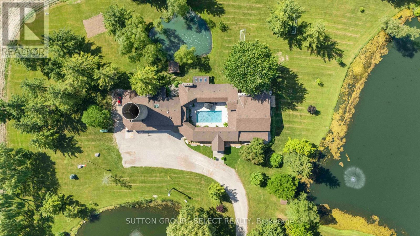 10096 Charlton Drive, Middlesex Centre, Ontario  N0M 1P0 - Photo 48 - X12256140