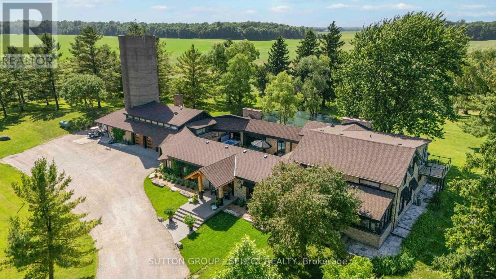 10096 Charlton Drive, Middlesex Centre, Ontario  N0M 1P0 - Photo 46 - X12256140