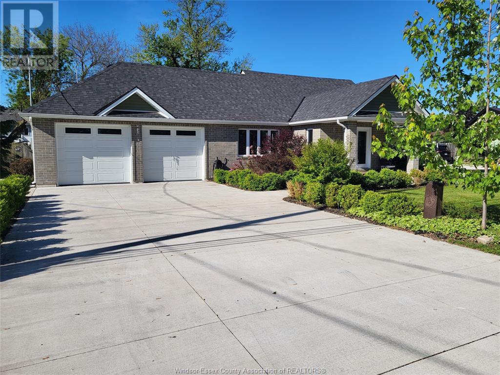 162 Reaume, Lasalle, Ontario  N9J 1B1 - Photo 2 - 25015821