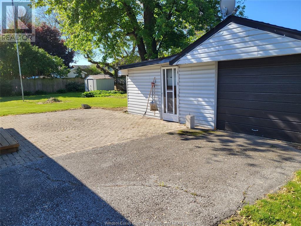 162 Reaume, Lasalle, Ontario  N9J 1B1 - Photo 3 - 25015821