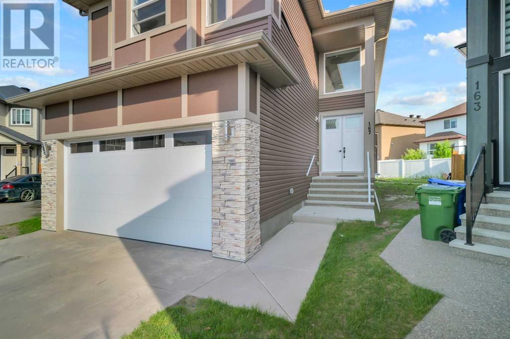Property at 167 Saddlecrest Grove NE image 3