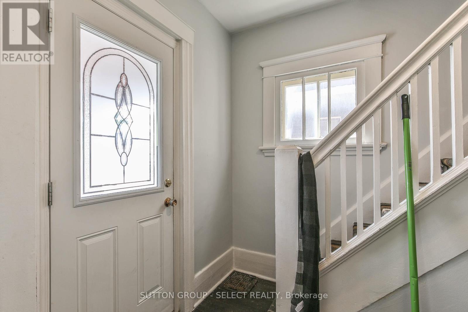 Property at 195 EGERTON STREET image 3