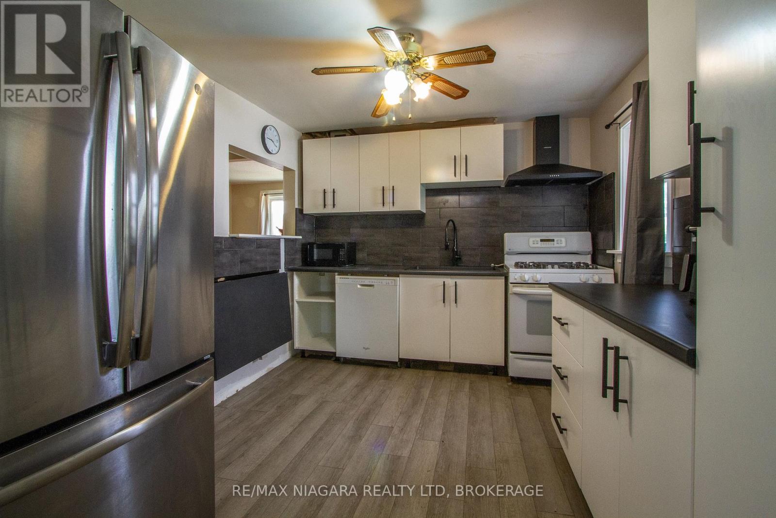Property at 8 KIRK STREET image 3