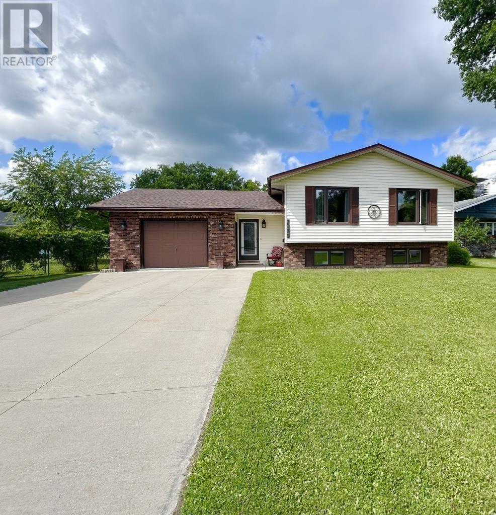 Property at 1020 River Road West image 1