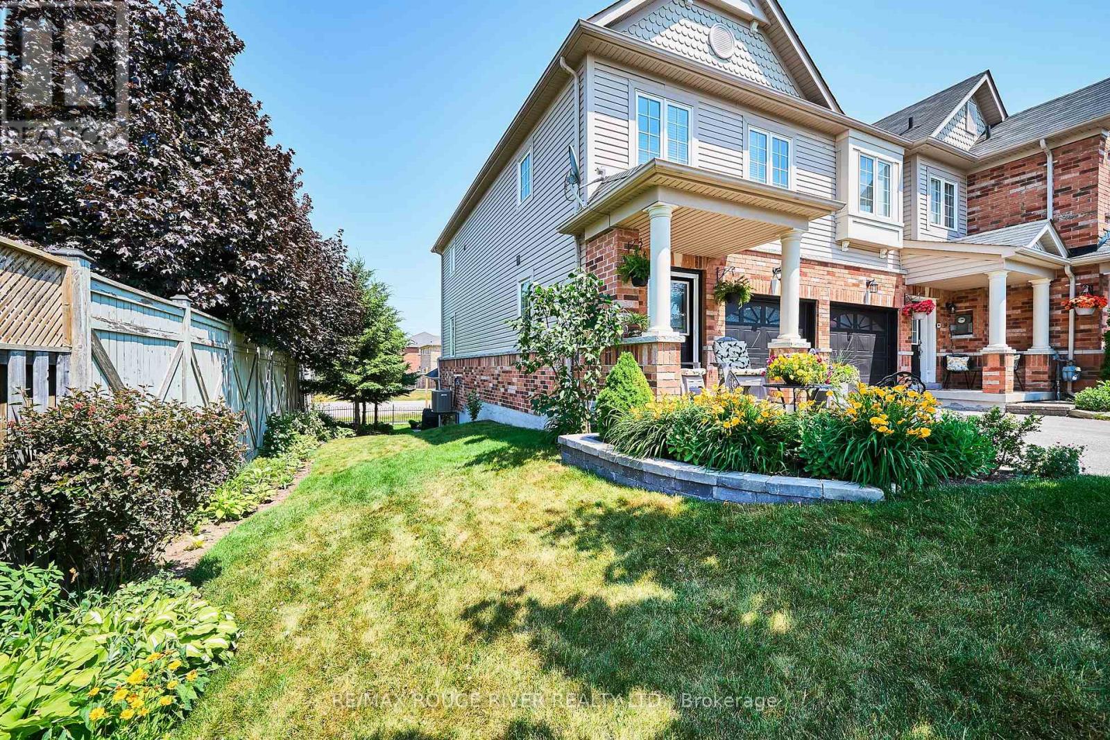 Property at 26 LANDER CRESCENT image 4