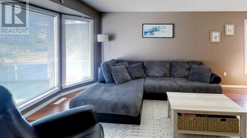 Property at 5032 12 Avenue image 3