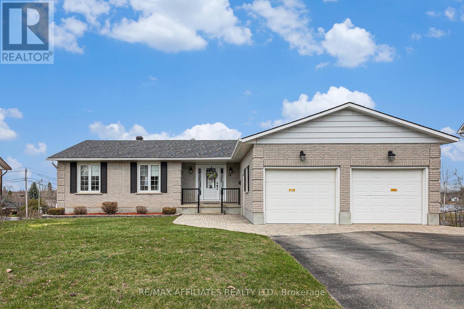 Property at 74 COLONEL BY CRESCENT image 1