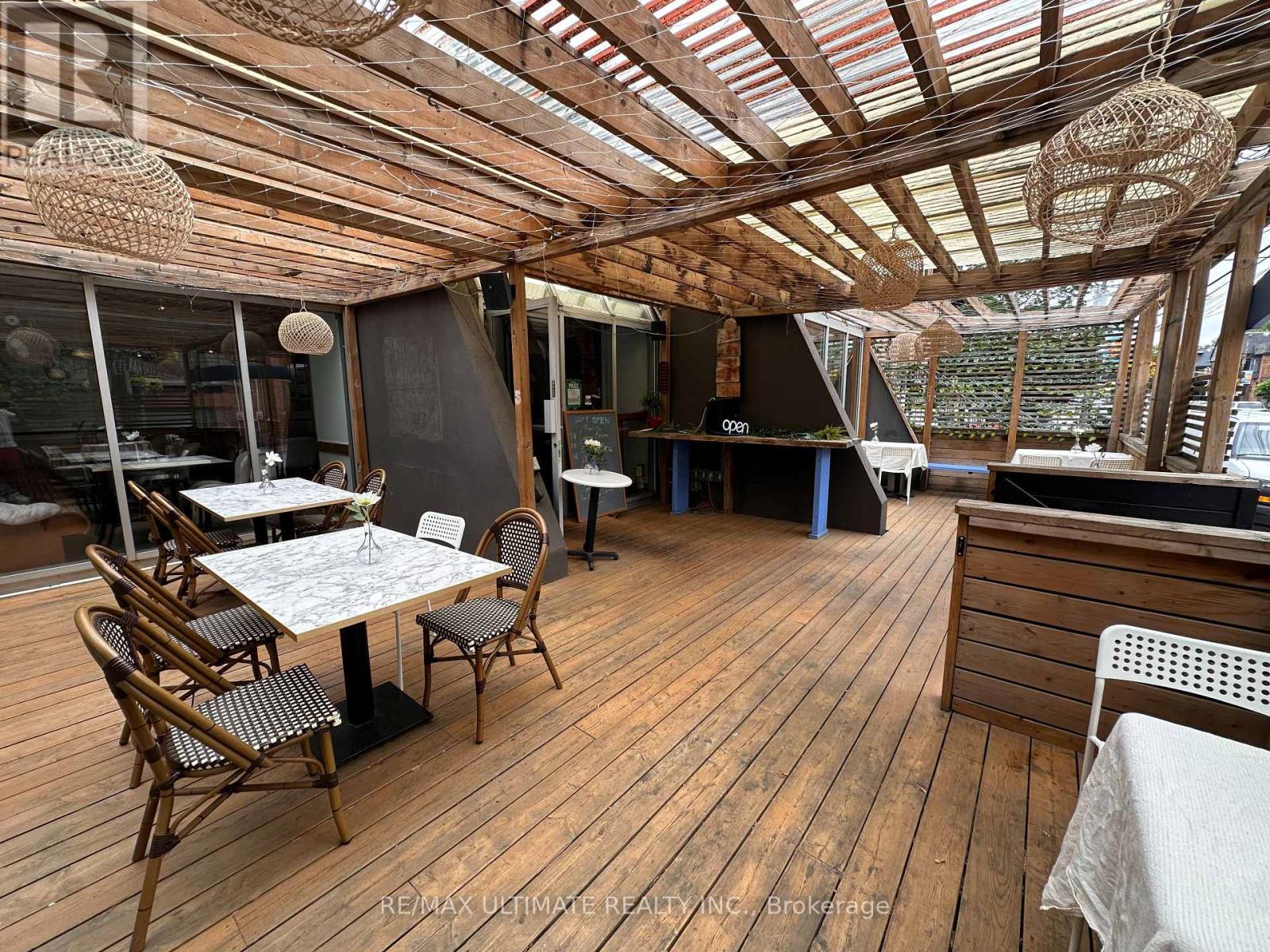 Property at 252 DUPONT STREET image 3