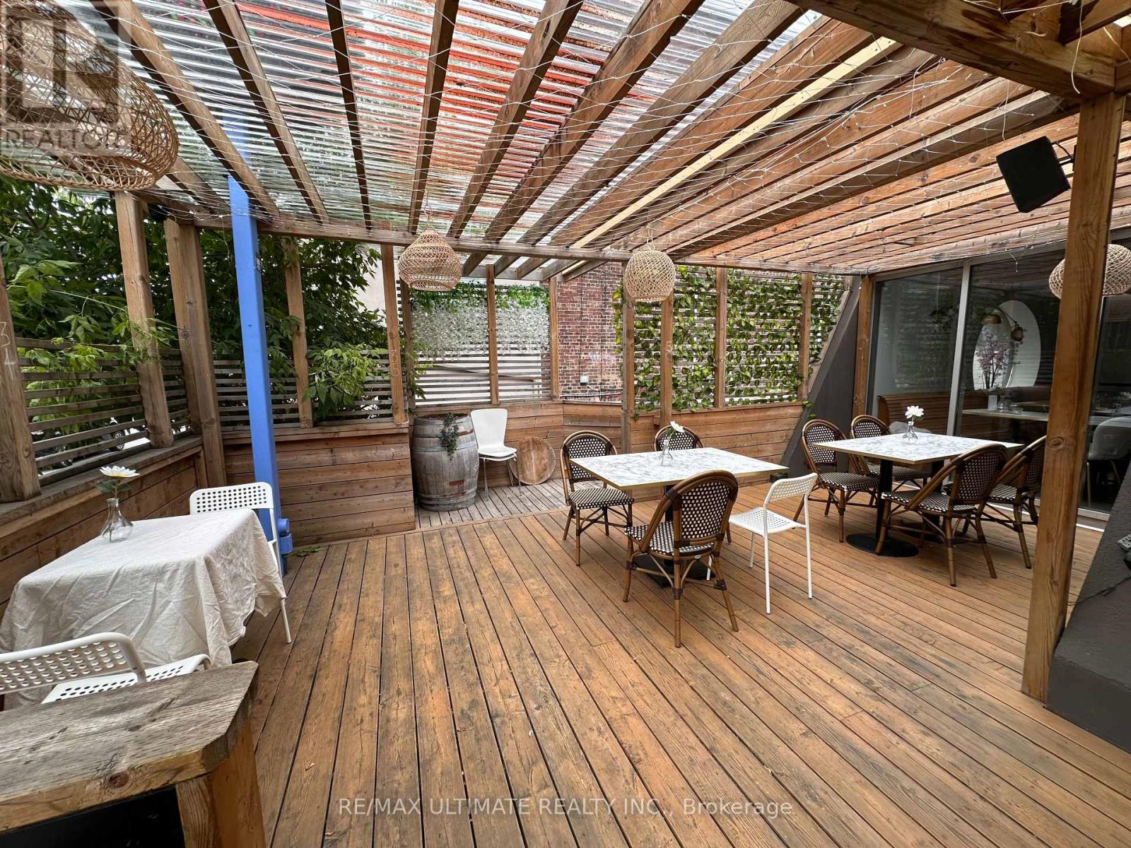Property at 252 DUPONT STREET image 5