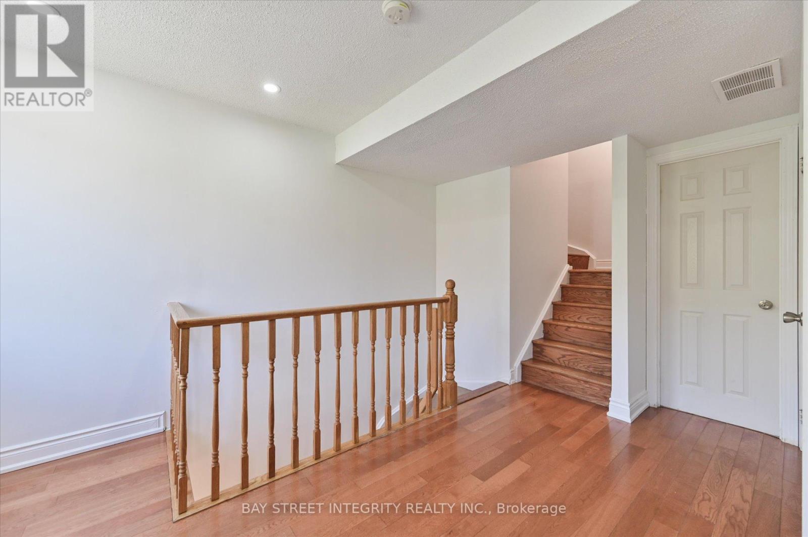 318 - 75 Weldrick Road E, Richmond Hill, Ontario  L4C 0H9 - Photo 10 - N12258747