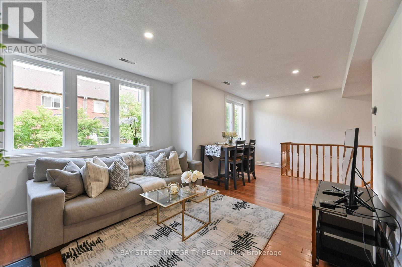 318 - 75 Weldrick Road E, Richmond Hill, Ontario  L4C 0H9 - Photo 13 - N12258747