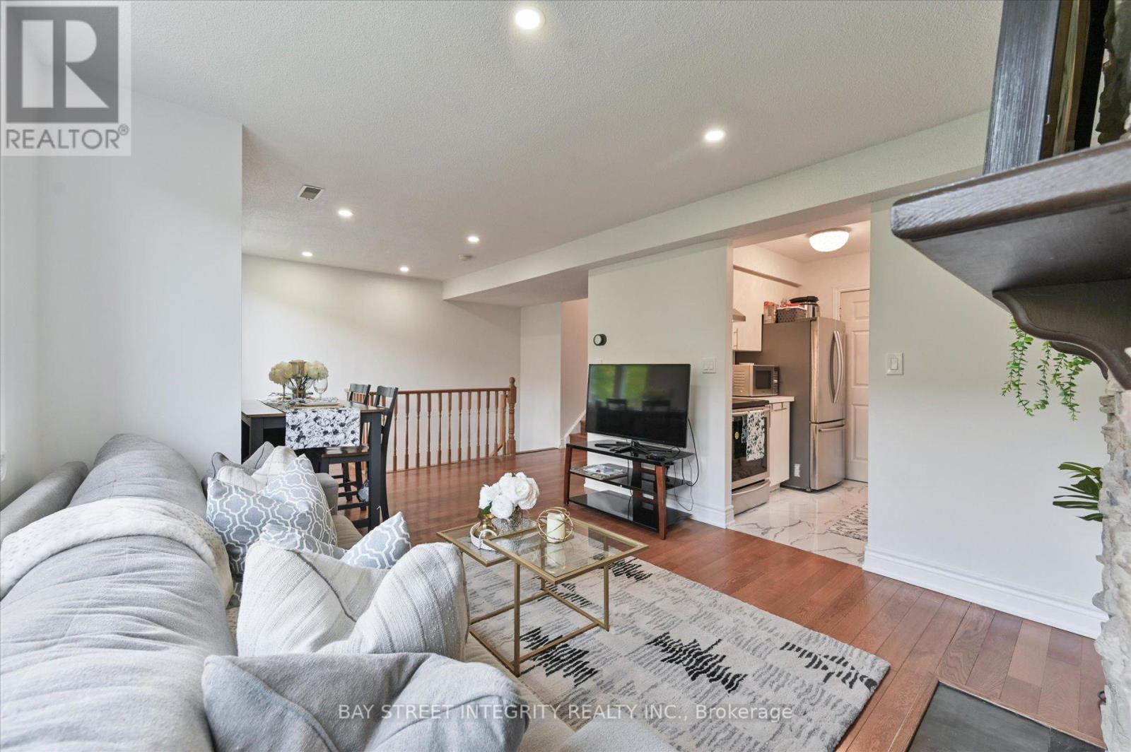 318 - 75 Weldrick Road E, Richmond Hill, Ontario  L4C 0H9 - Photo 14 - N12258747