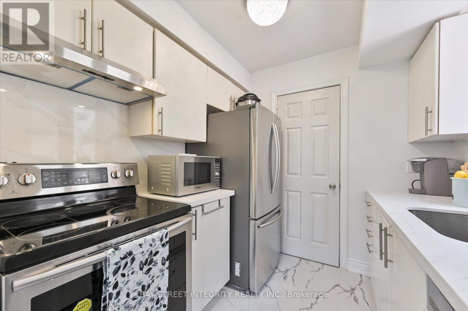 318 - 75 Weldrick Road E, Richmond Hill, Ontario  L4C 0H9 - Photo 16 - N12258747