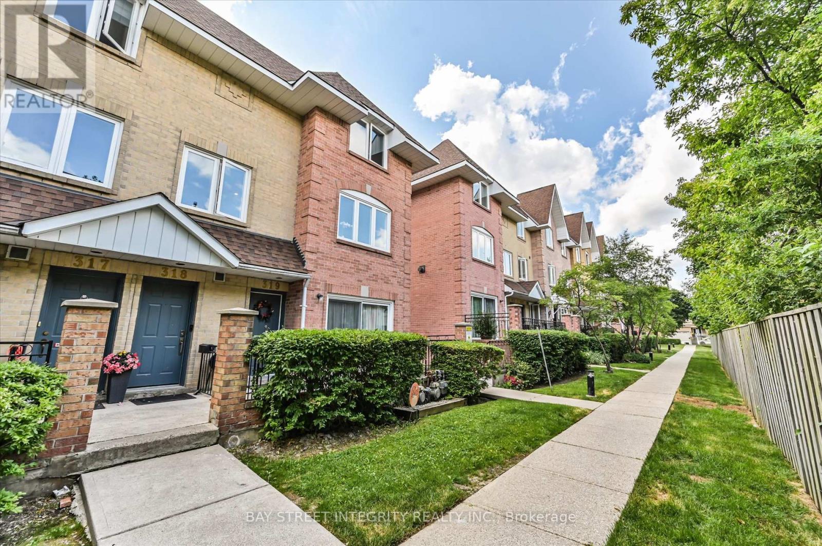 Property at 318 - 75 WELDRICK ROAD E image 4