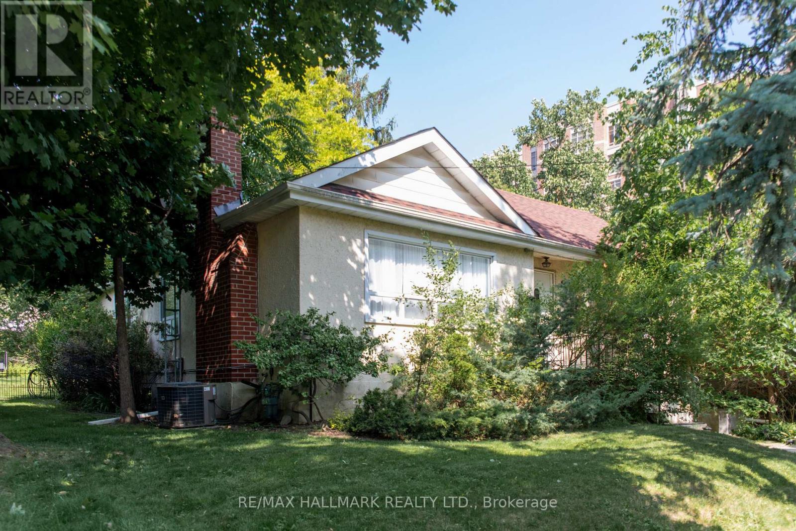 Property at 86 CHURCH STREET S image 2