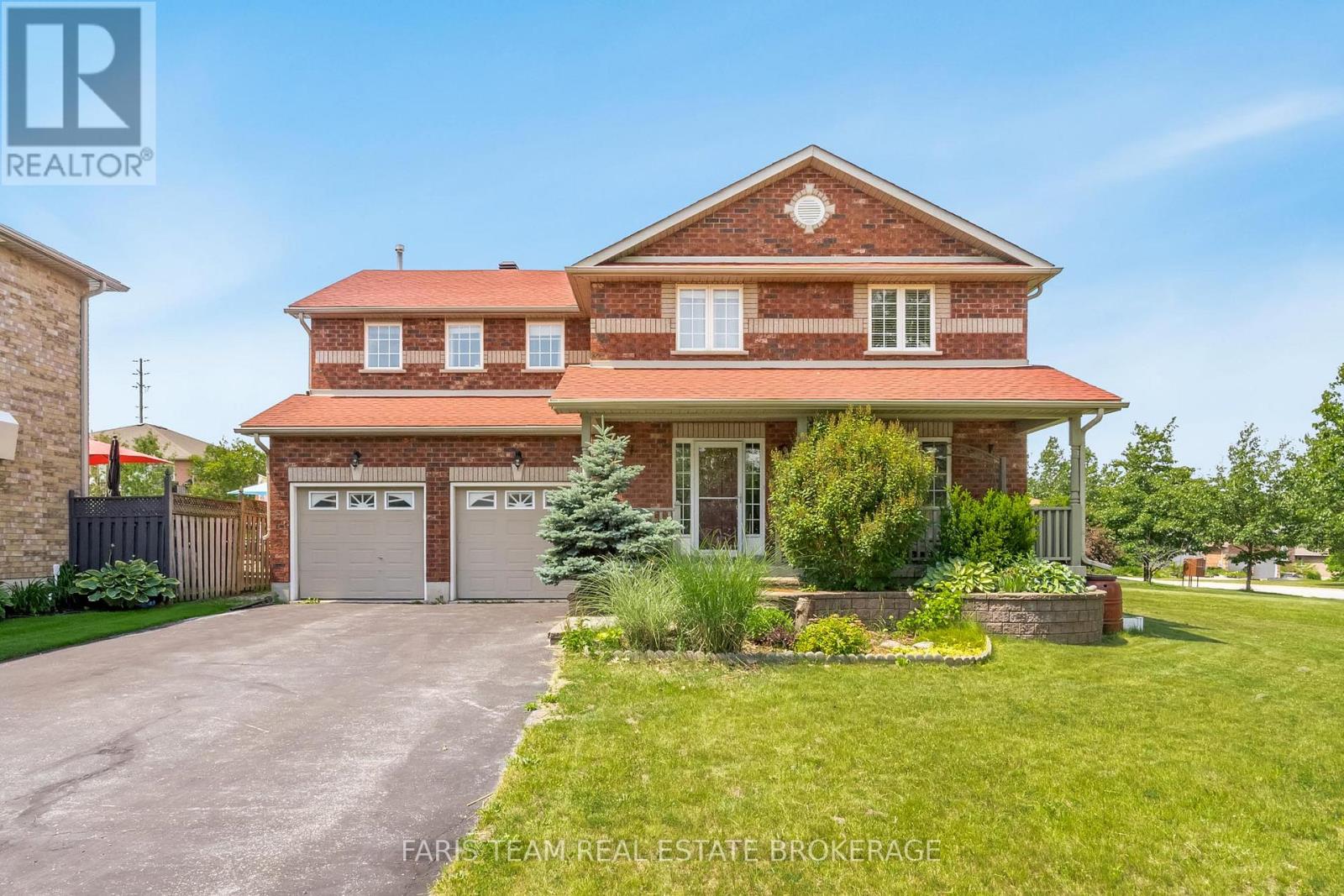 Property at 27 CAPILANO COURT image 2