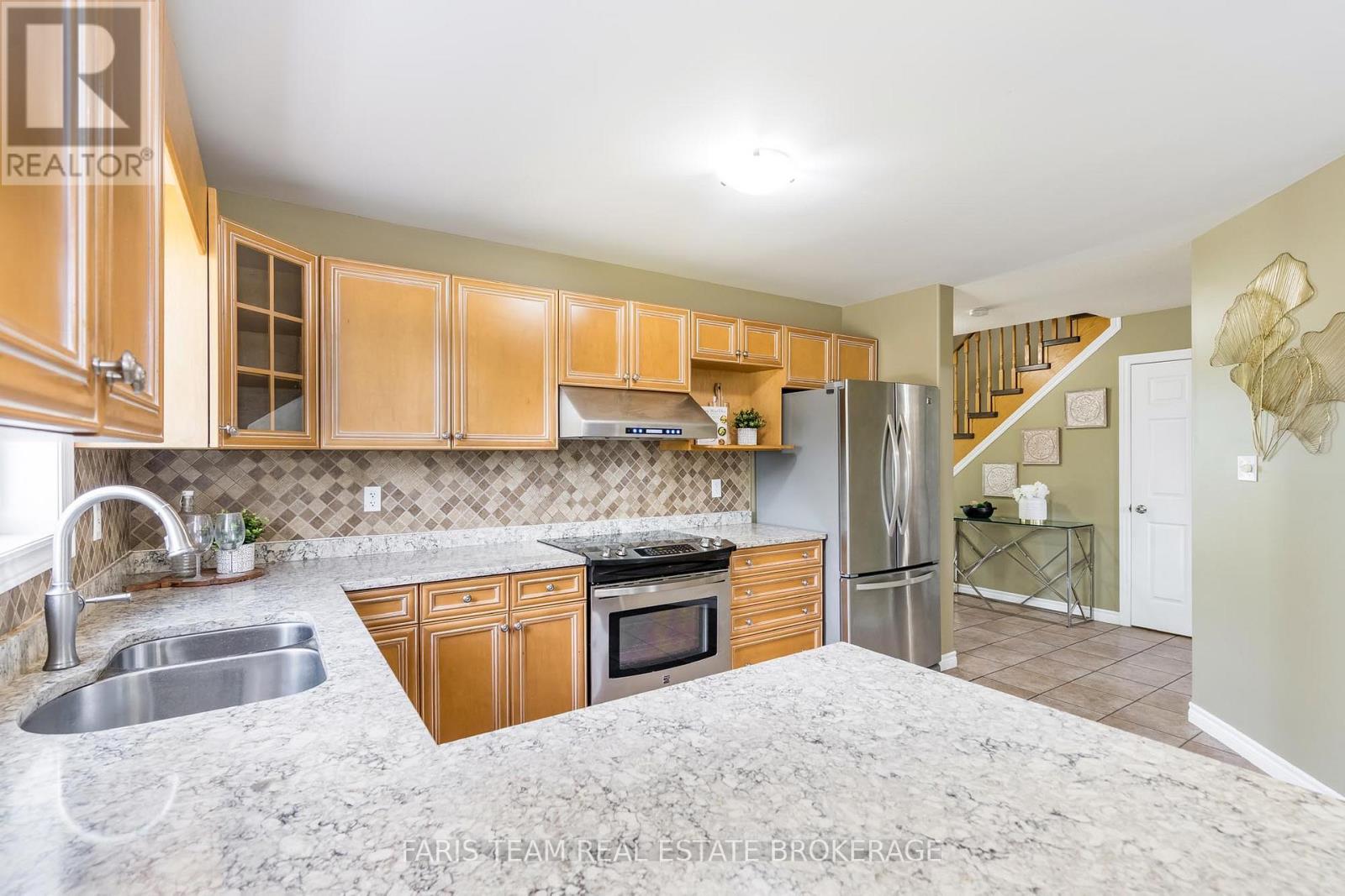 Property at 27 CAPILANO COURT image 5