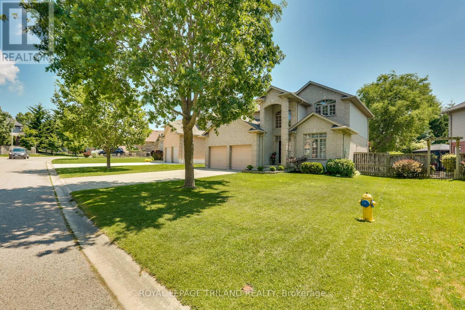 Property at 926 GABOR STREET image 3