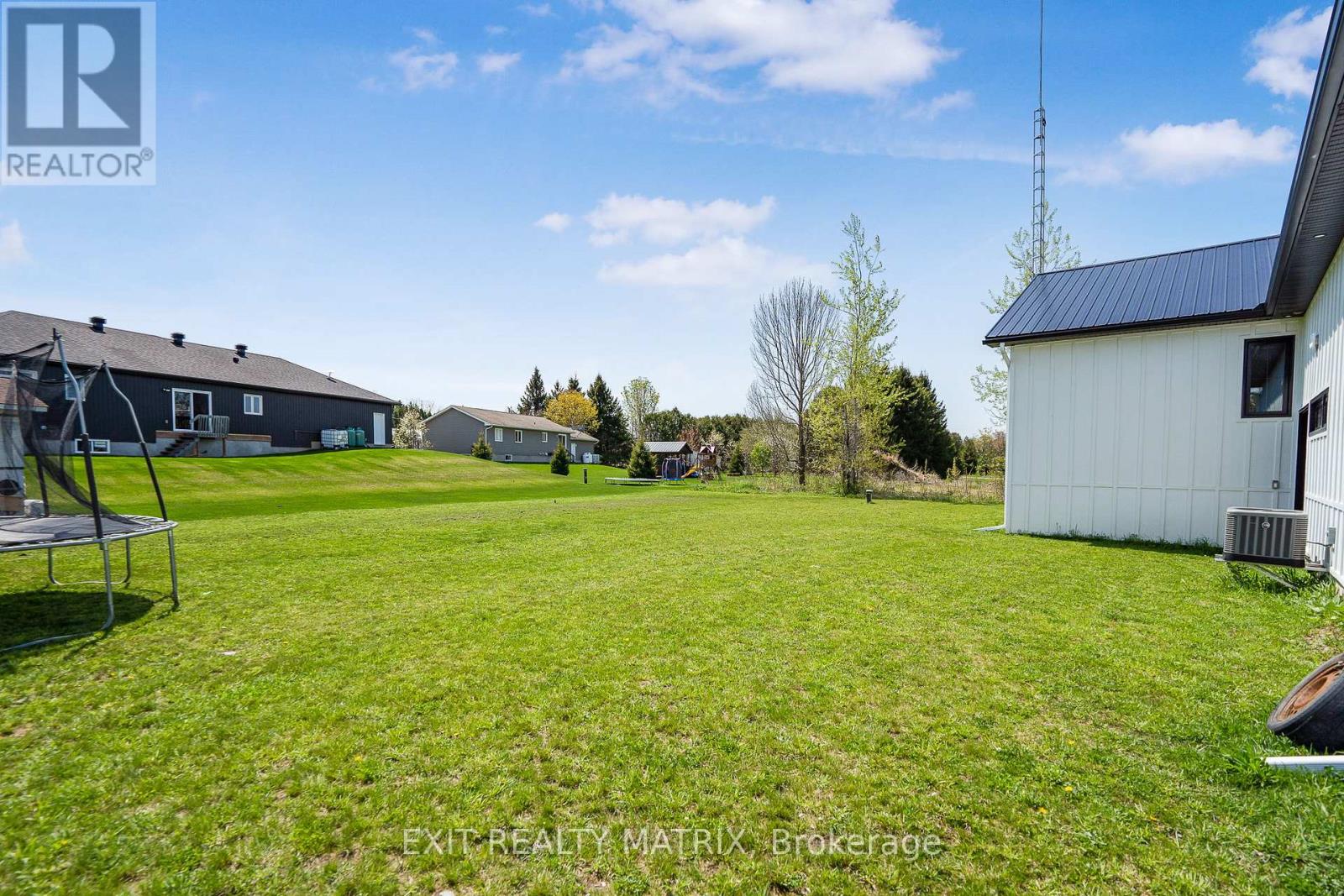 2725 Mclean Court, North Stormont, Ontario  K0C 1T0 - Photo 30 - X12258919