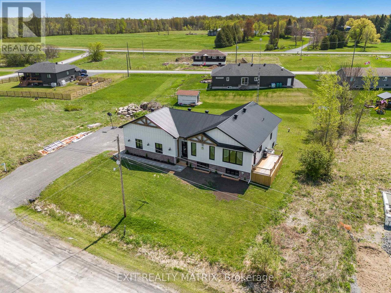 2725 Mclean Court, North Stormont, Ontario  K0C 1T0 - Photo 31 - X12258919