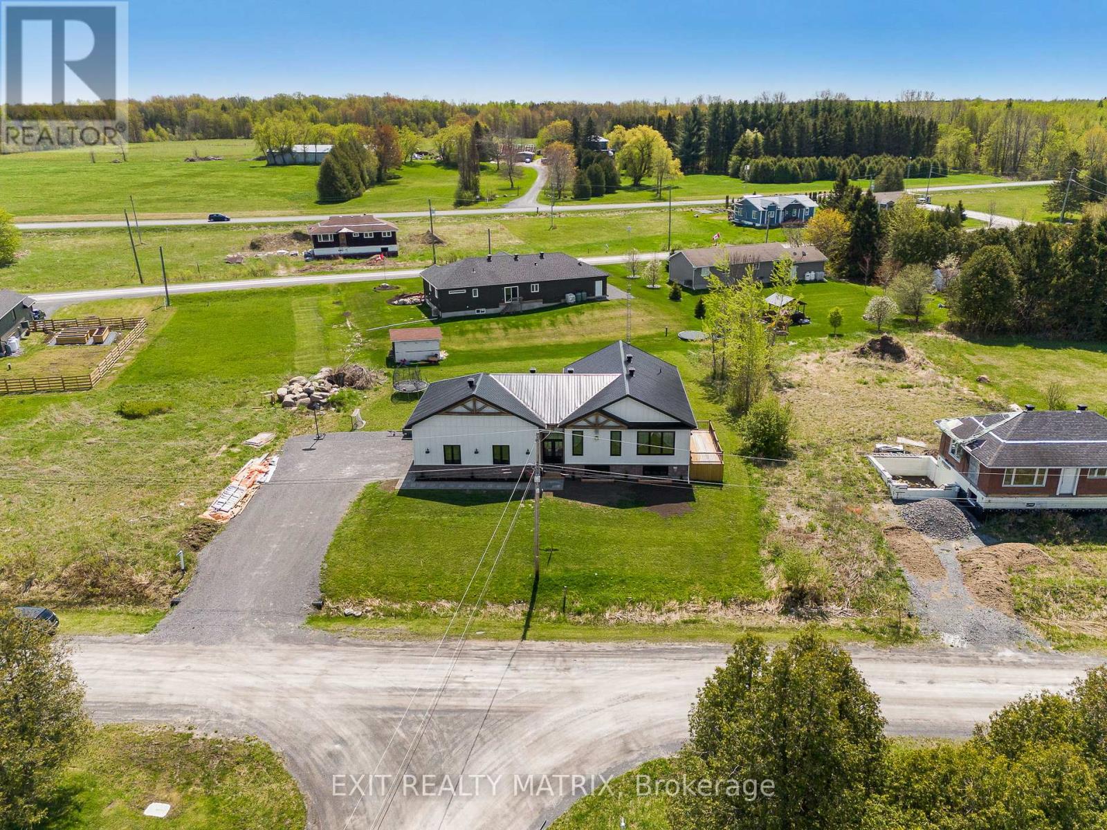 2725 Mclean Court, North Stormont, Ontario  K0C 1T0 - Photo 33 - X12258919