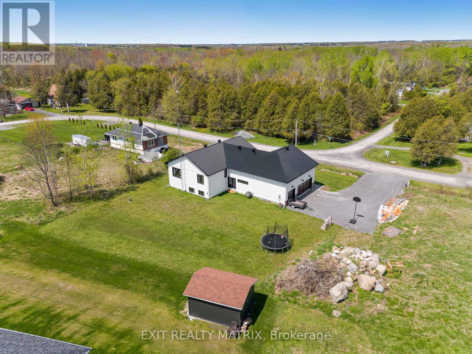 2725 Mclean Court, North Stormont, Ontario  K0C 1T0 - Photo 35 - X12258919