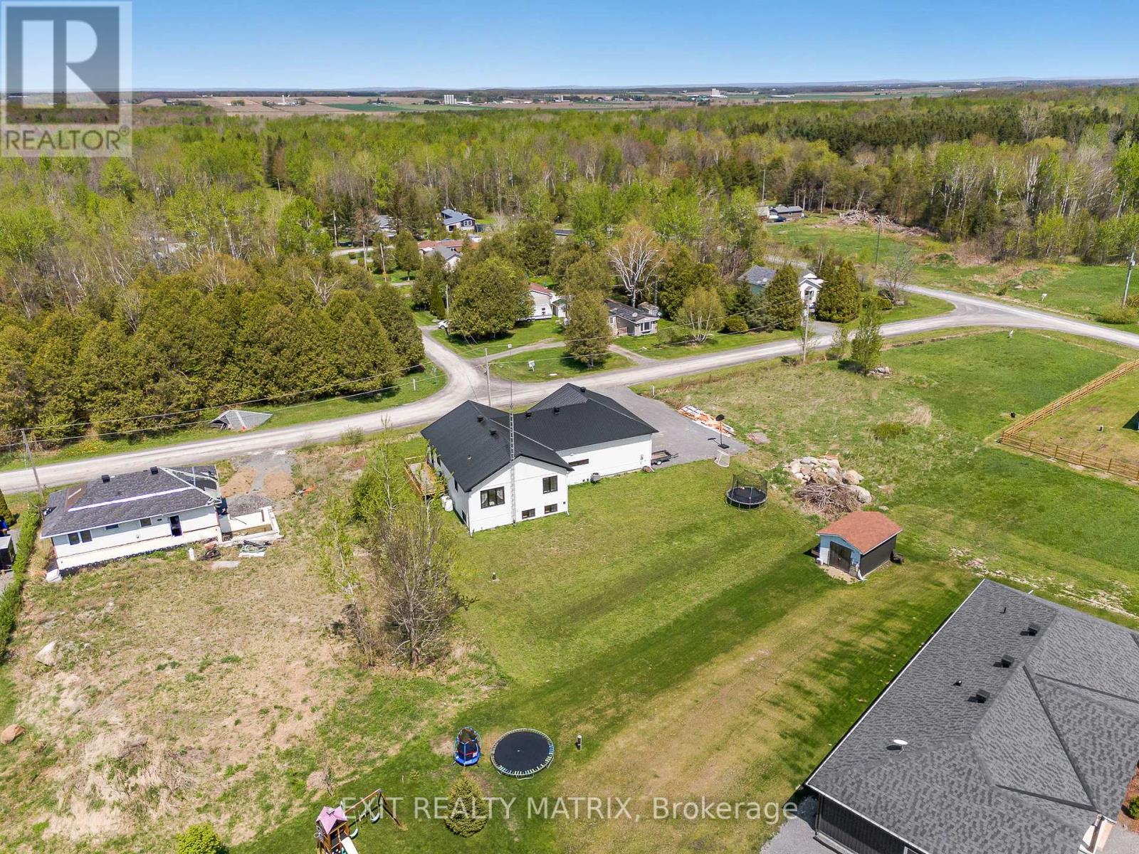 2725 Mclean Court, North Stormont, Ontario  K0C 1T0 - Photo 36 - X12258919