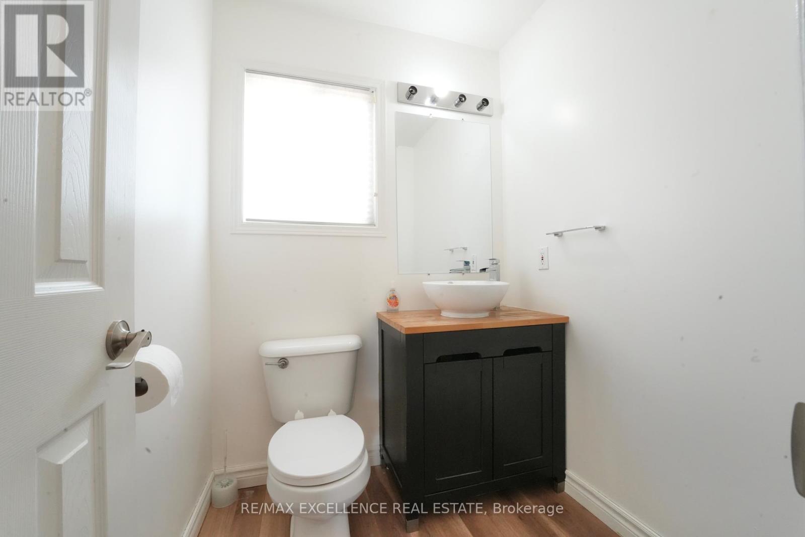 39 Phair Crescent, London South, Ontario  N5Z 5B5 - Photo 13 - X12258540