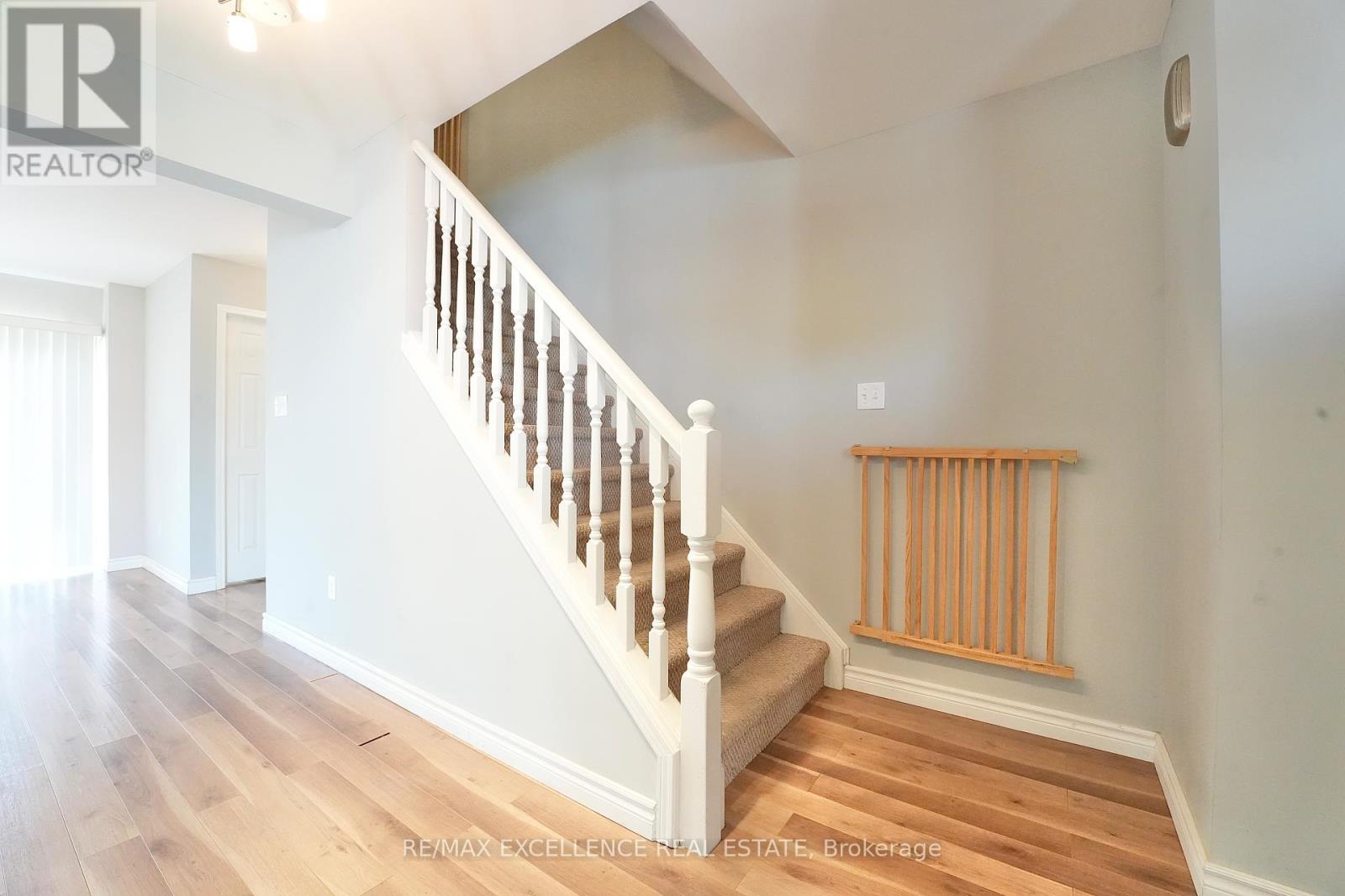 39 Phair Crescent, London South, Ontario  N5Z 5B5 - Photo 14 - X12258540