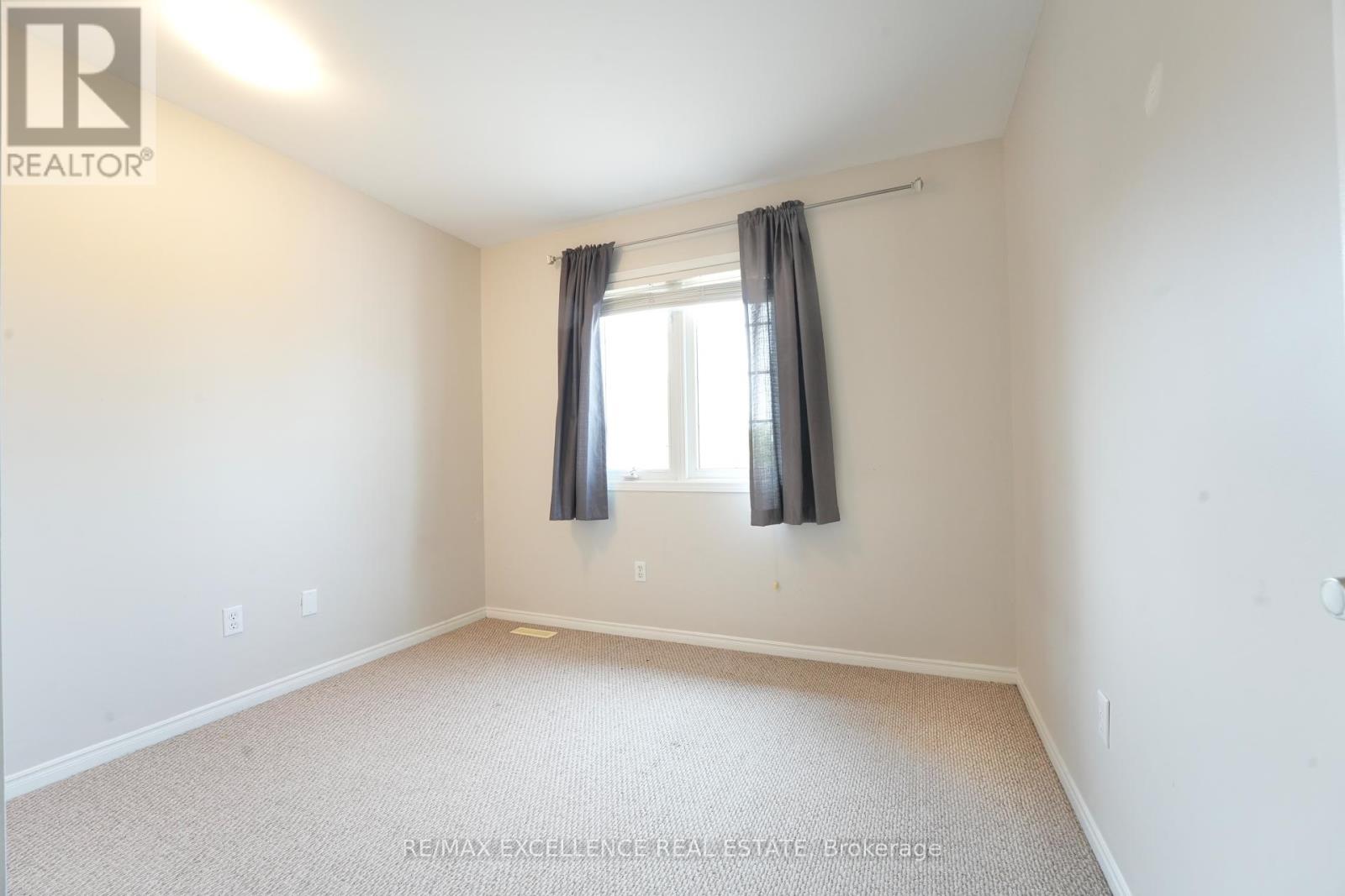 39 Phair Crescent, London South, Ontario  N5Z 5B5 - Photo 20 - X12258540