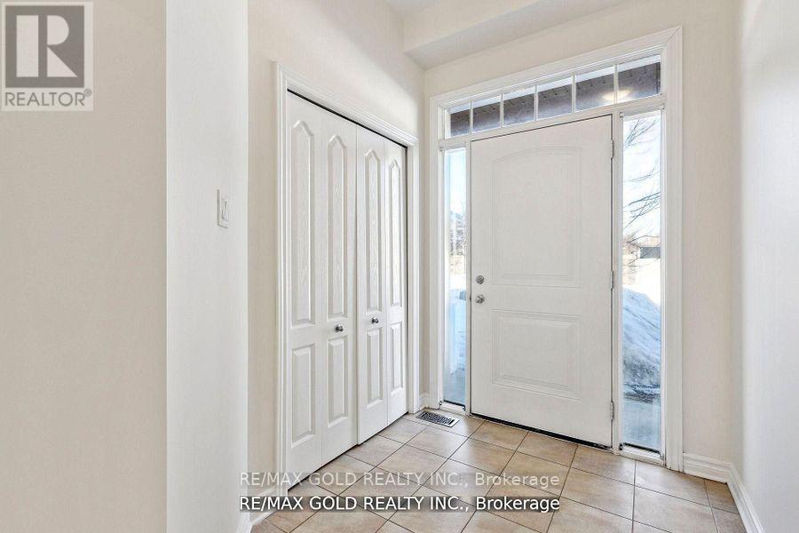 Property at 906 VERBENA CRESCENT image 3