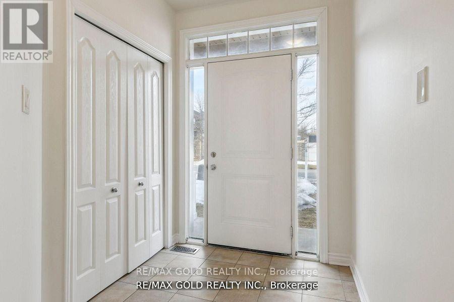 Property at 906 VERBENA CRESCENT image 4