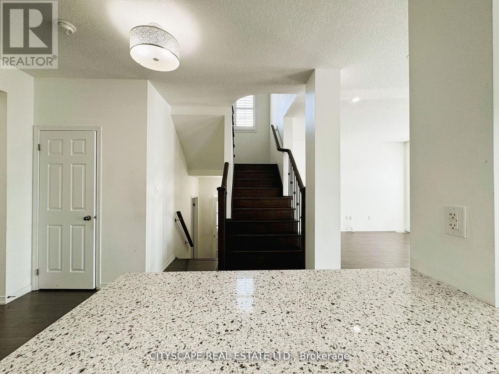7646 Goldenrod Trail, Niagara Falls, Ontario  L2H 0K4 - Photo 18 - X12258667
