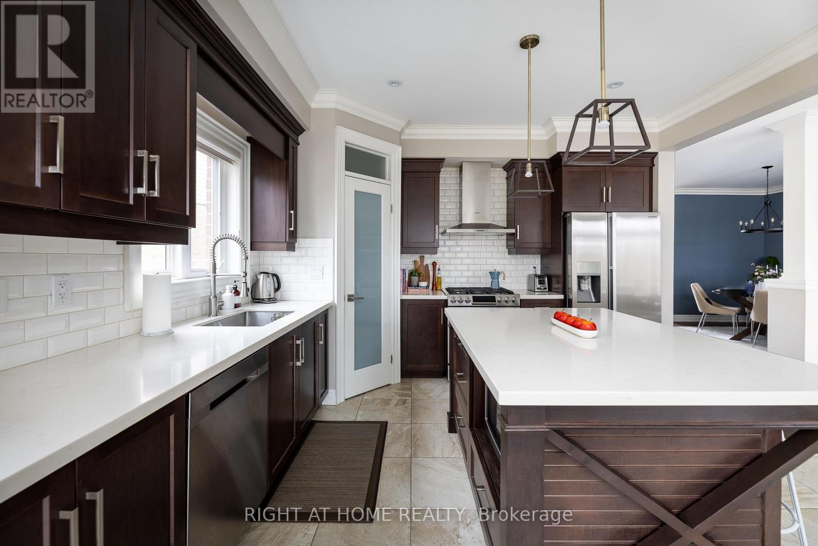 Property at 64 WINSLOW WAY image 5