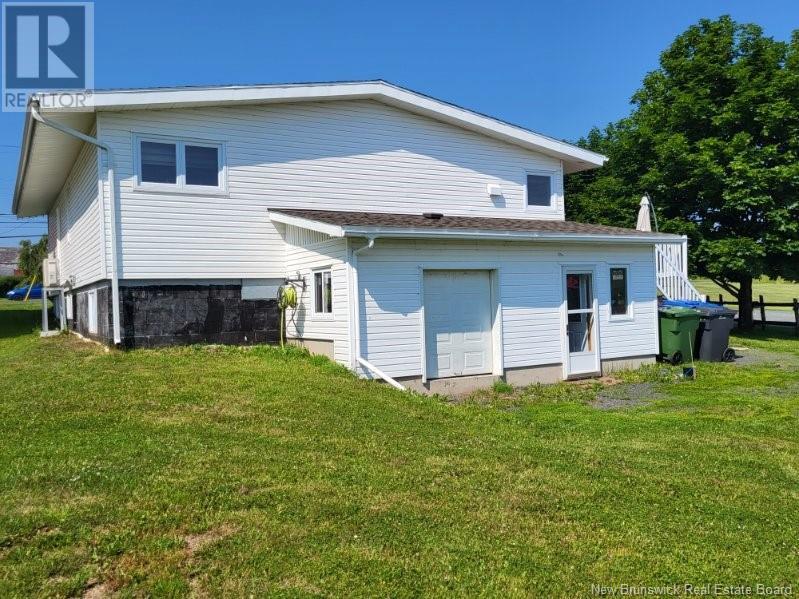 529 Rue Principale, Pointe-Verte, New Brunswick  E8J 3A2 - Photo 7 - NB120238