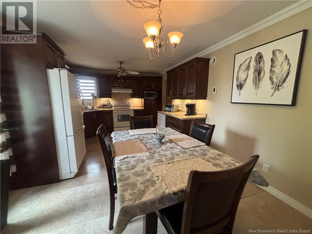 529 Rue Principale, Pointe-Verte, New Brunswick  E8J 3A2 - Photo 17 - NB120238