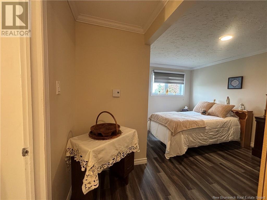 529 Rue Principale, Pointe-Verte, New Brunswick  E8J 3A2 - Photo 46 - NB120238